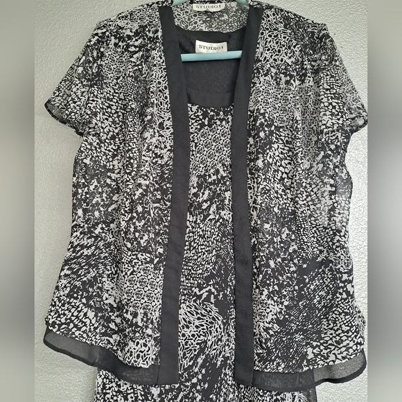 Studio 1 Sleeveless Maxi Dress With Open Top      Size 12 - Picture 12 of 16